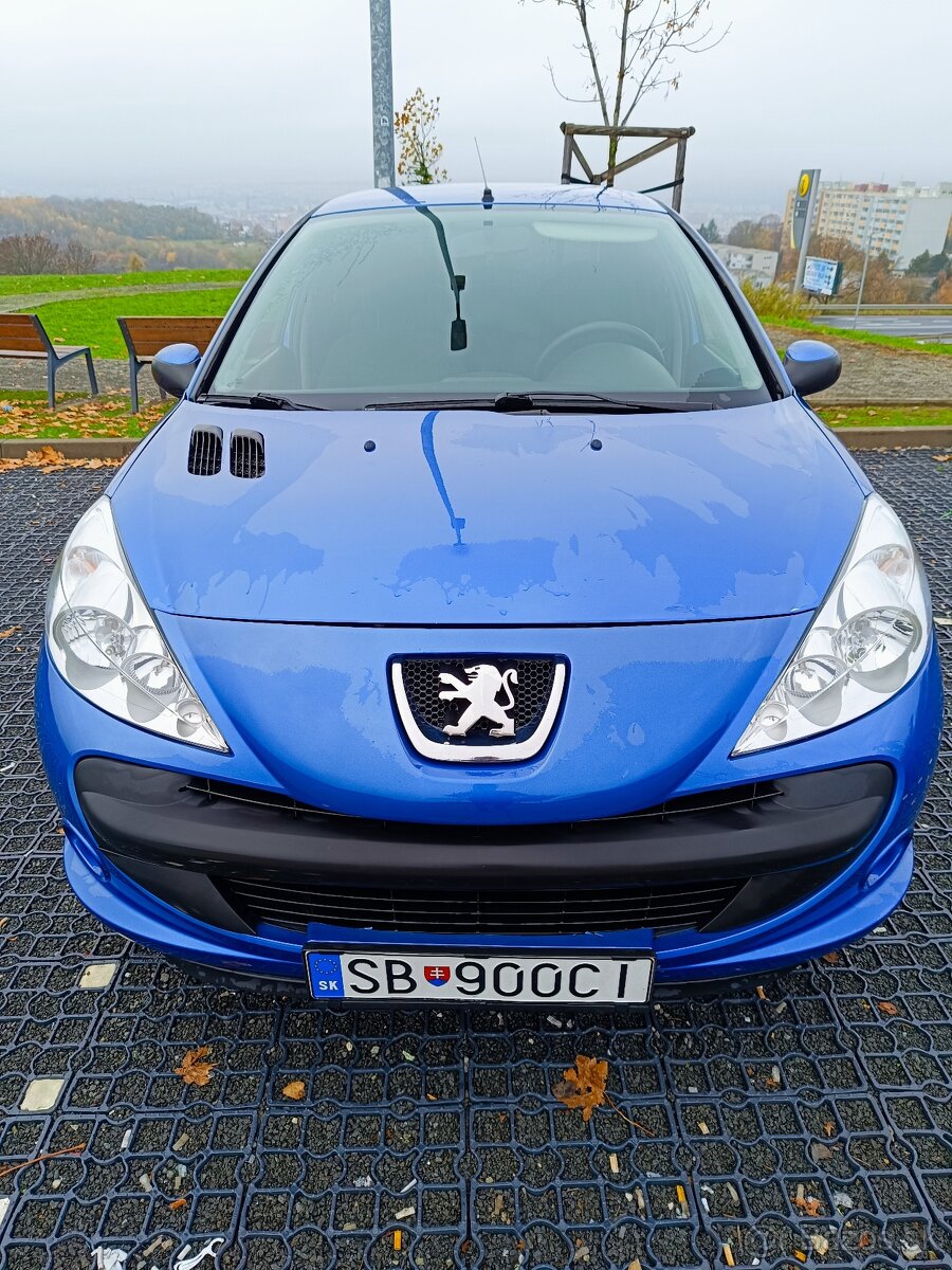 Peugeot 206+ 1.4 benzín - 6