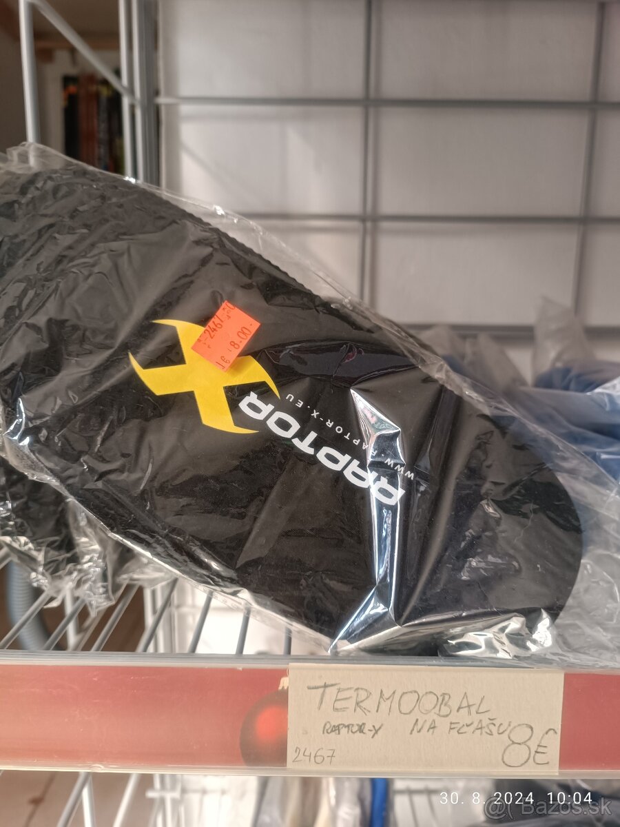 rôzne hokejove potreby - 6