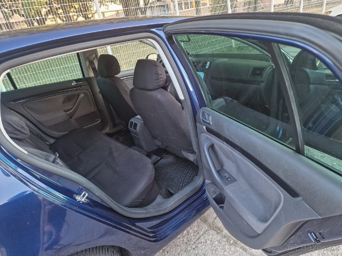 Volkswagen Golf - 6