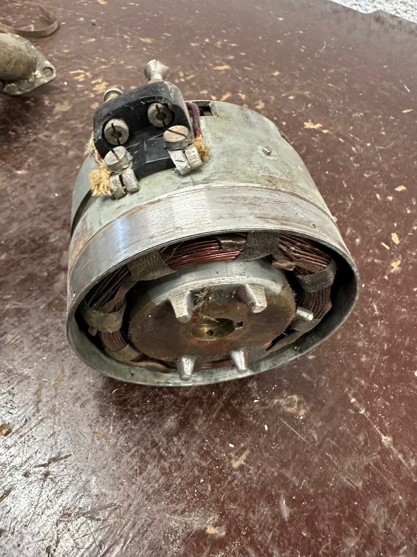 Predám komplet funkčné zapalovanie rotor+stator JAWA 550 555 - 6