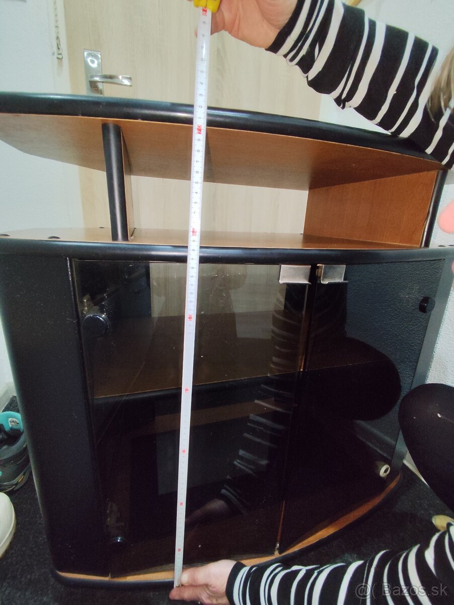 Televízny stolík - 6