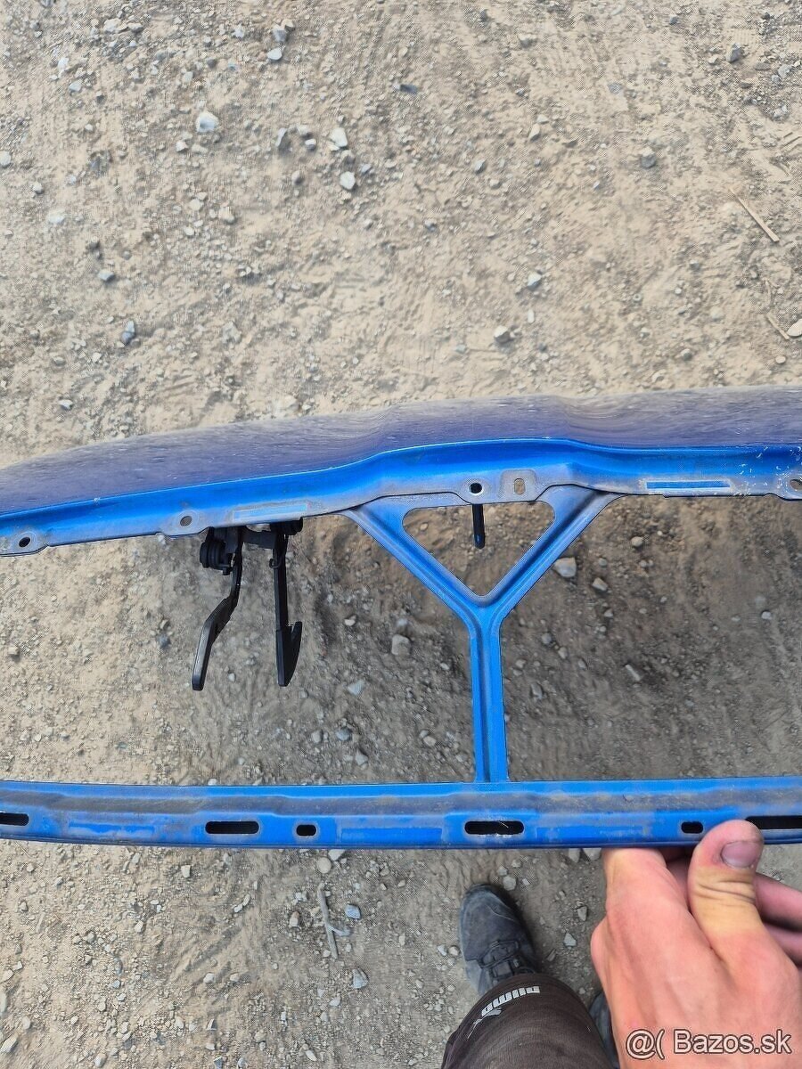 Predám prednú kapotu na Škoda Octavia II 2 - 6