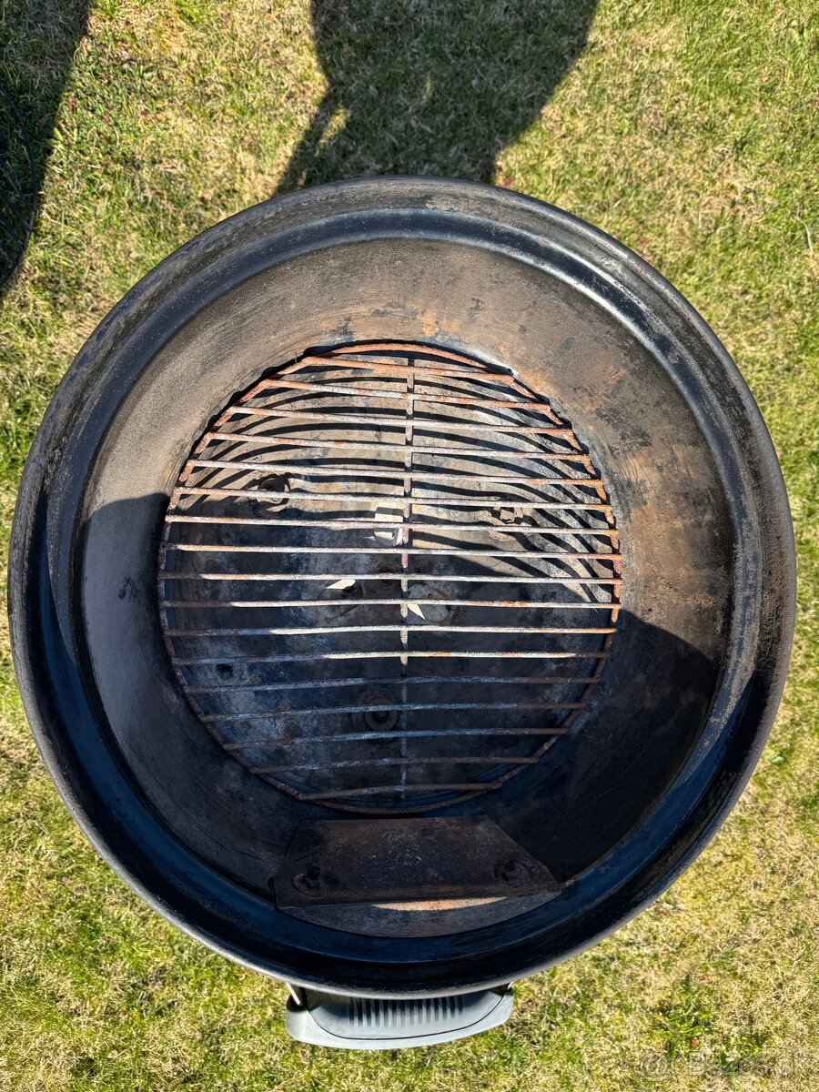 Predám záhradný gril Weber - 6