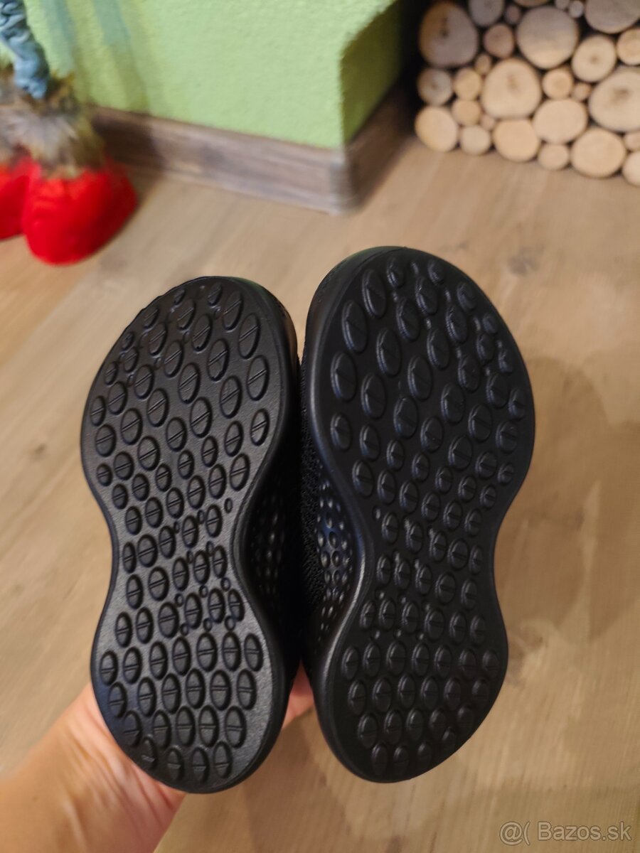 Nové Adidas botasky č.22 - 6