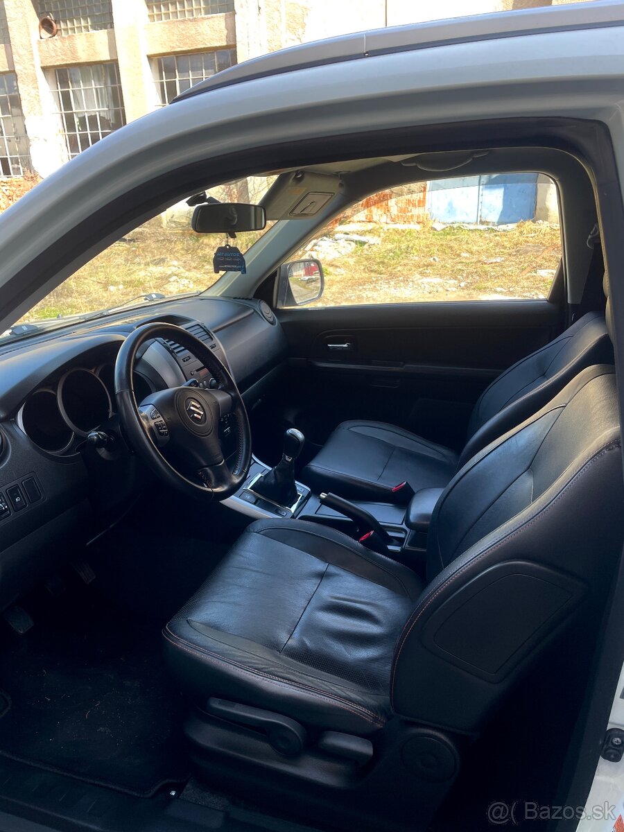 Suzuki Grand Vitara 1.6 16V Black & White Edition - 6