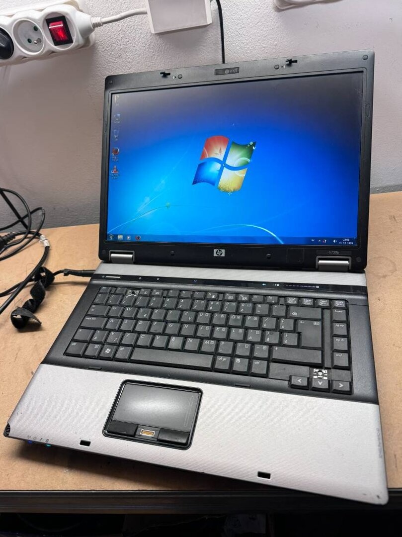 Predám použitý notebook HP 6730b. Core2Duo 2x2,40GHz. 4gbram - 6