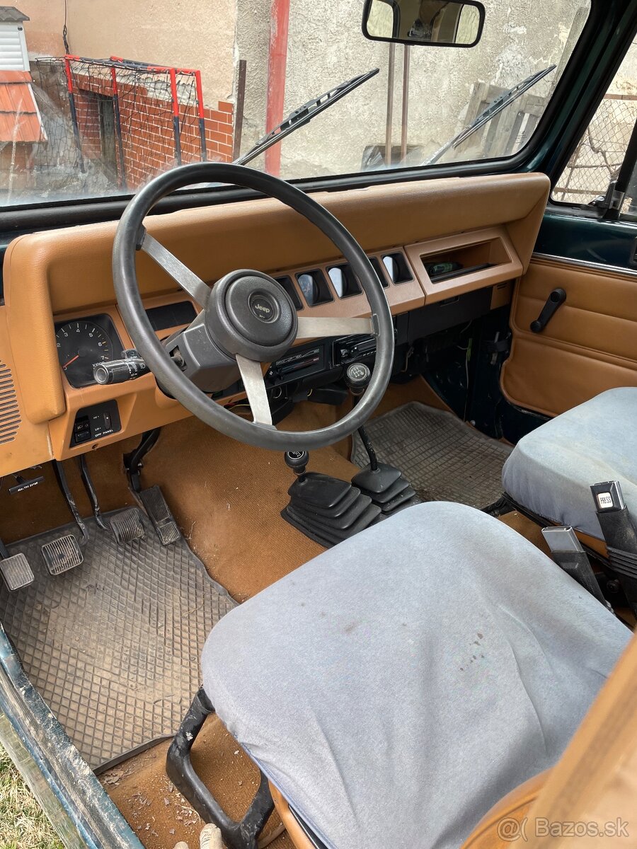 Predám Jeep Wrangler 2,5i - 6