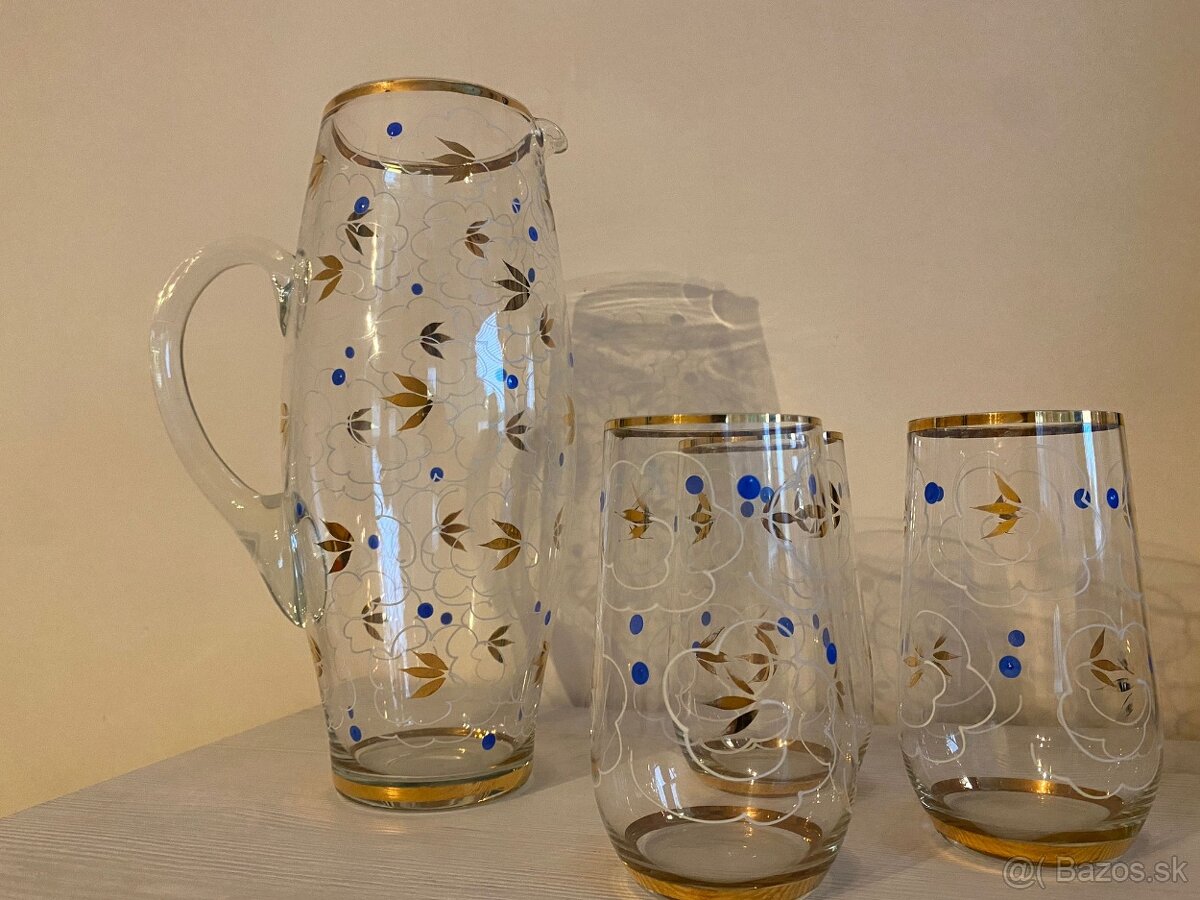 SKLENENÝ KRČAH A POHÁRE - 6