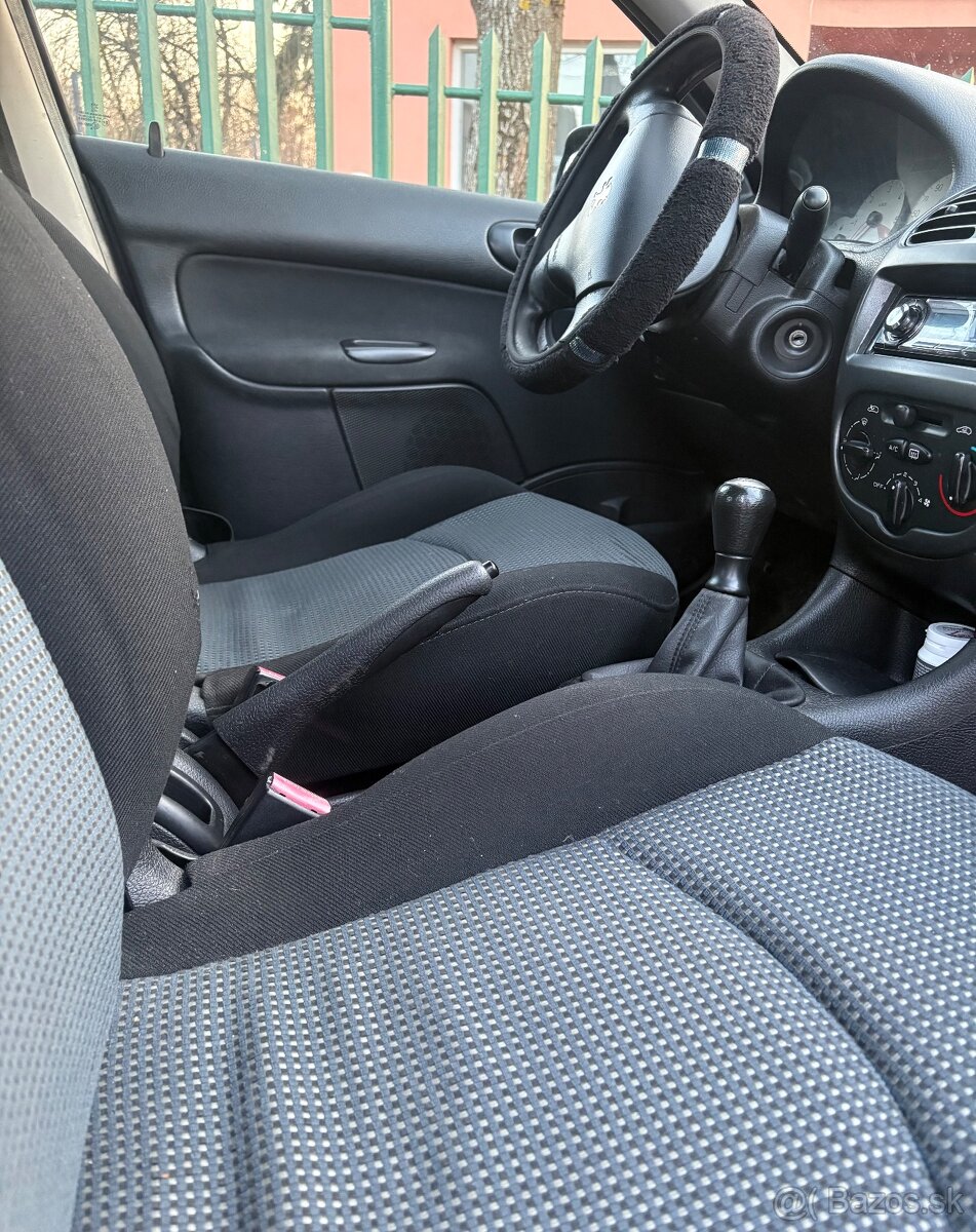 Predám auto Peugeot 2006 - 6