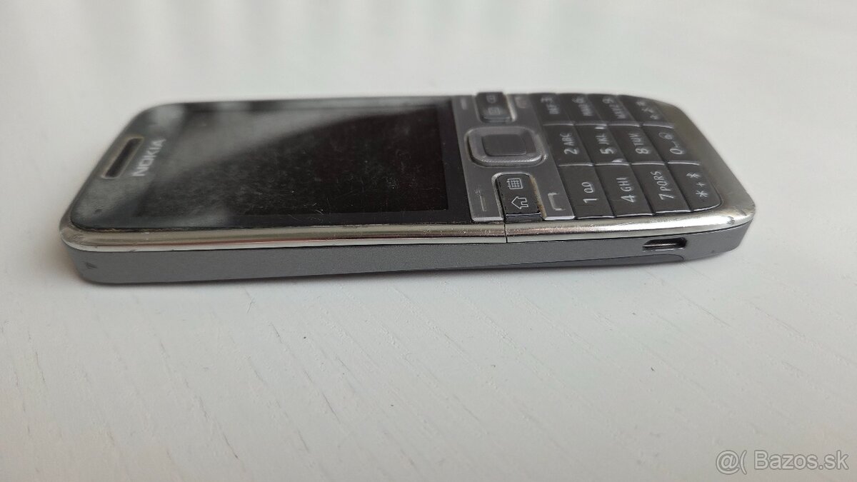 Predam Nokia E52 - 6