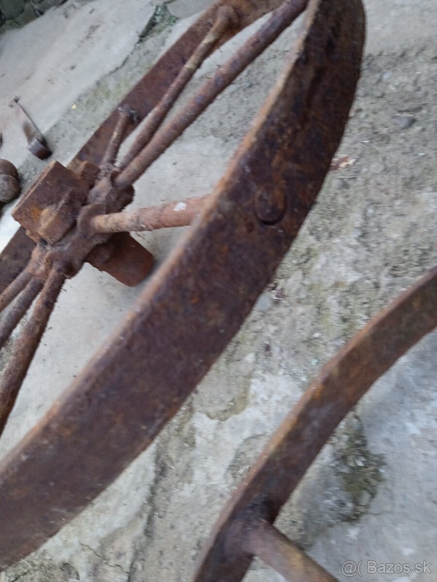 Staré koleso na dekoráciu - 6