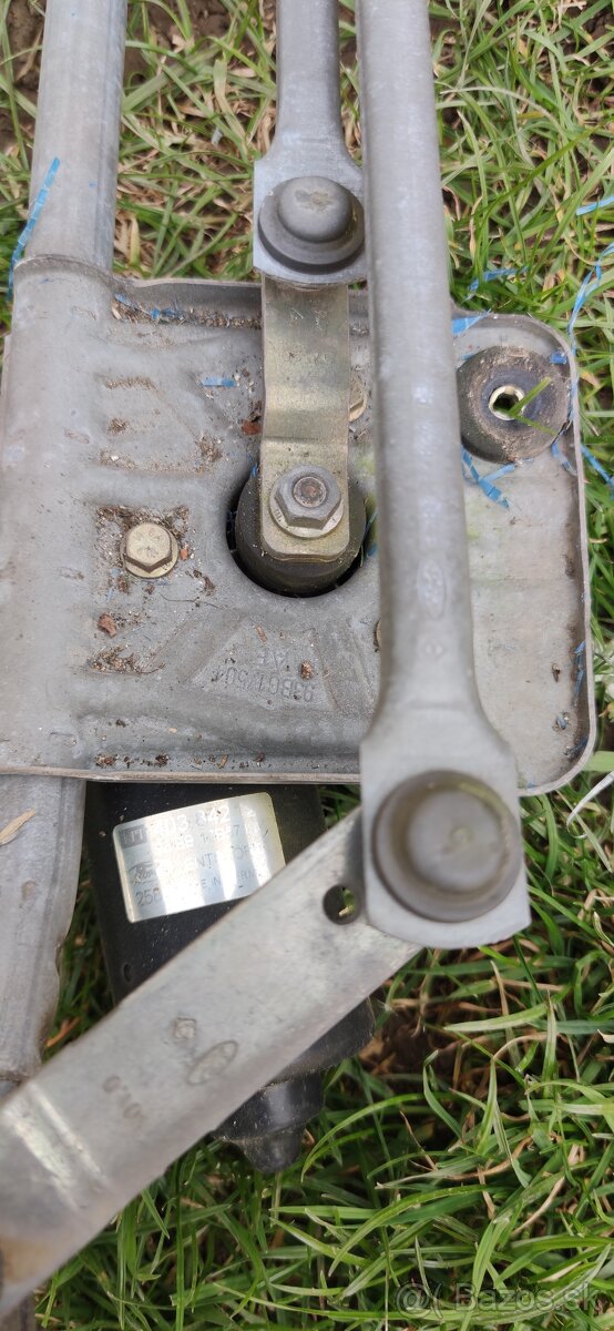 Mondeo MK 2 jednotky, motorček stieračov - 6