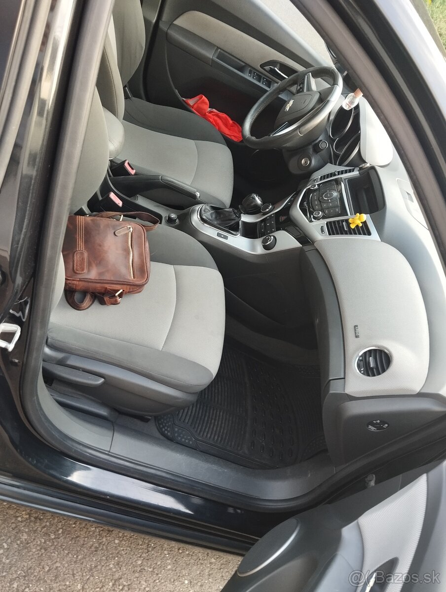 Chevrolet cruze 1, 6 benzín 83kw...rv.2010 - 6