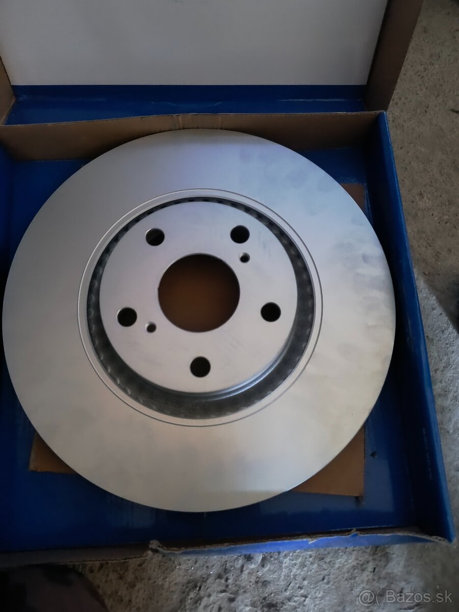 Toyota Avensis T27 - 6