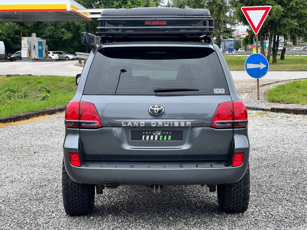 Toyota Land Cruiser 200 4.5 D - 6