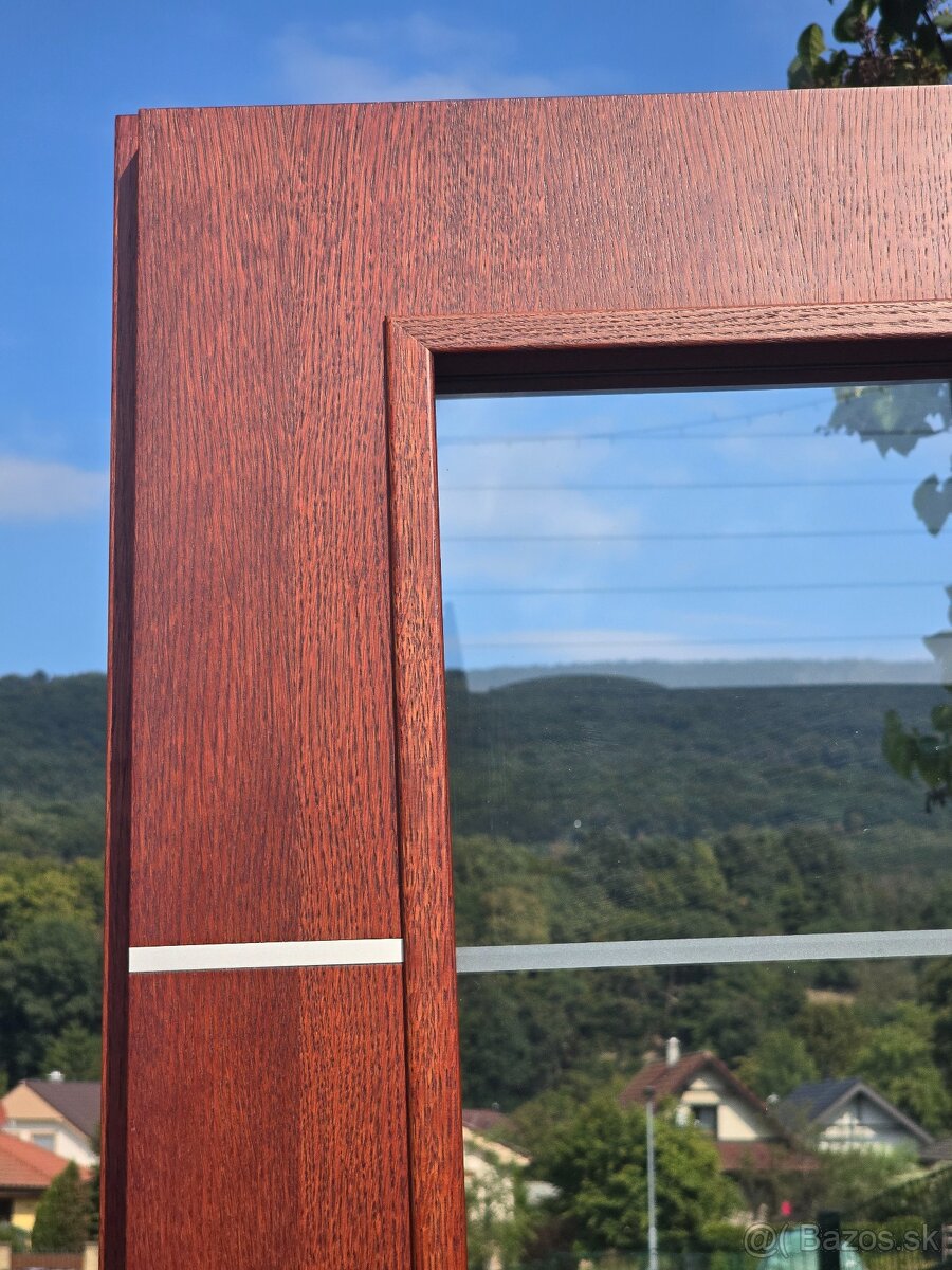 Predám dvoje SAPELI presklenné dvere s dyhovym rámom Sapeli - 6