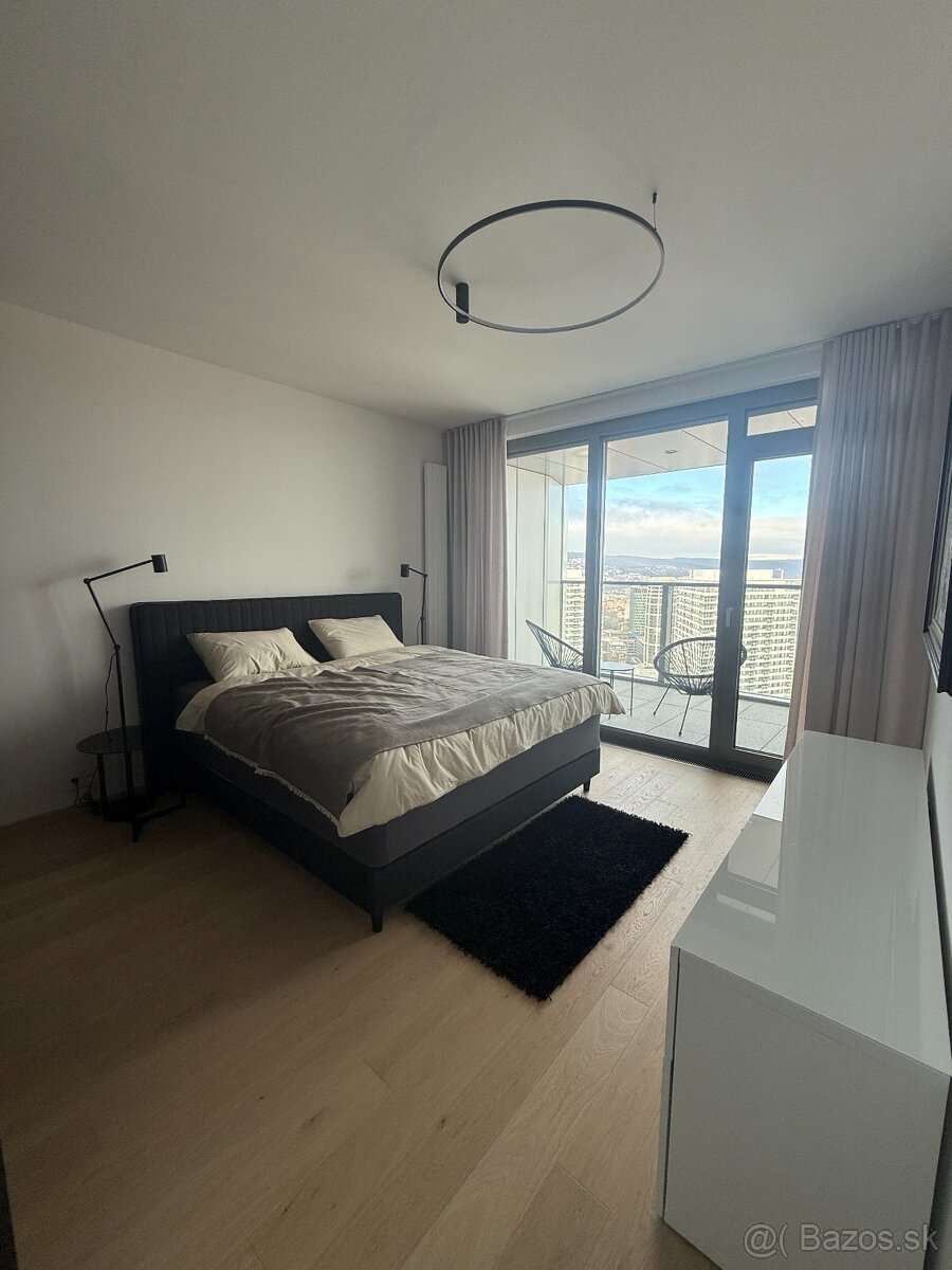 Luxusný 2-izbový byt v EUROVEA TOWER (60 m²) + loggia + park - 6