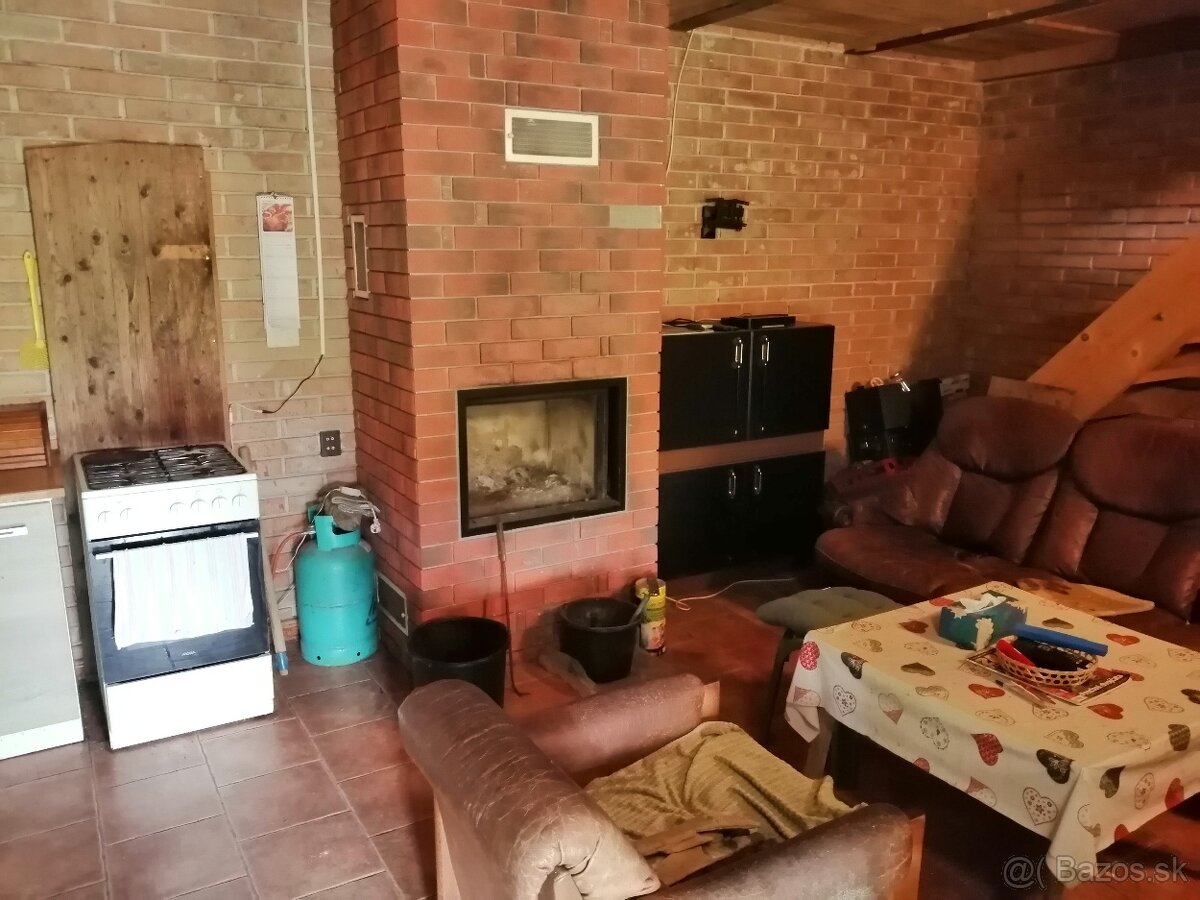 Predám usadlosť na polosamote - 6