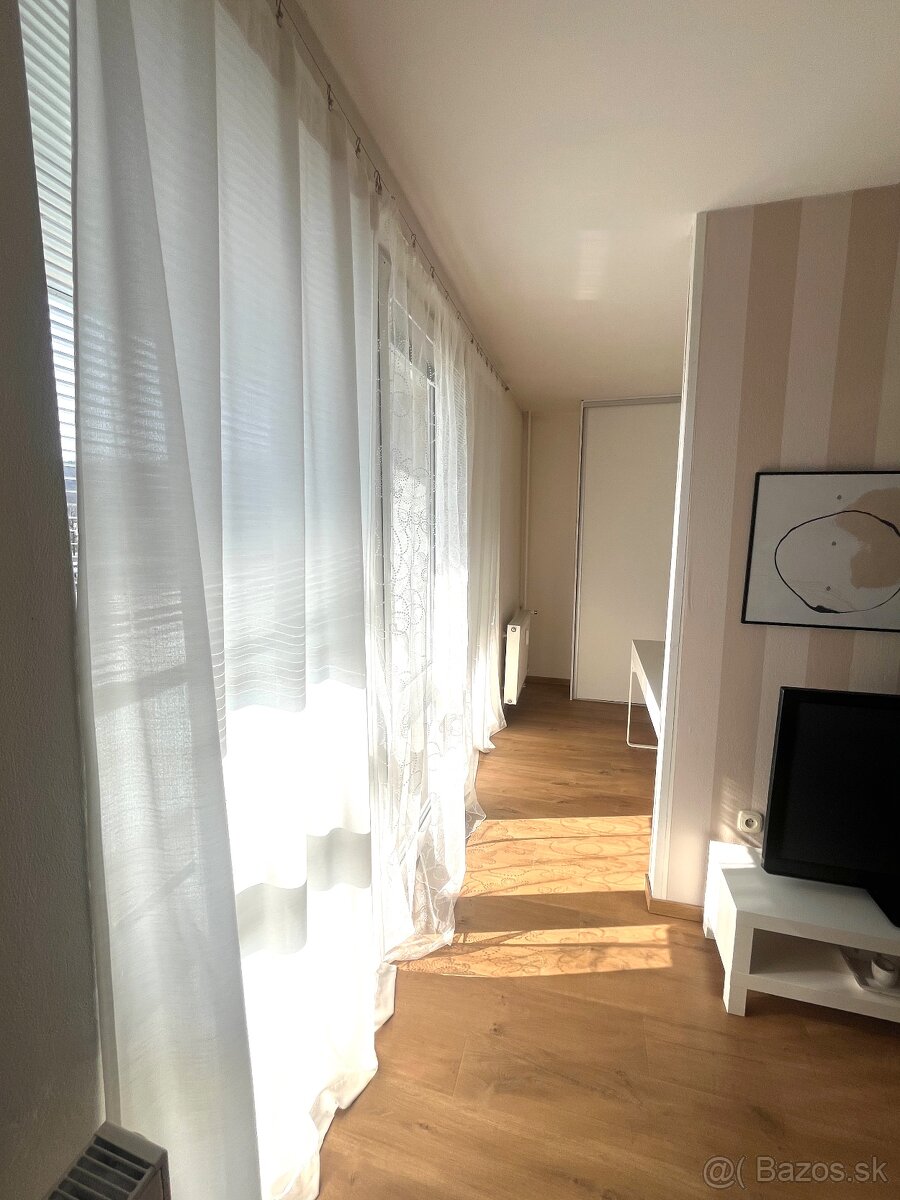 Krásny prerobený 1,5 izbový byt - 6