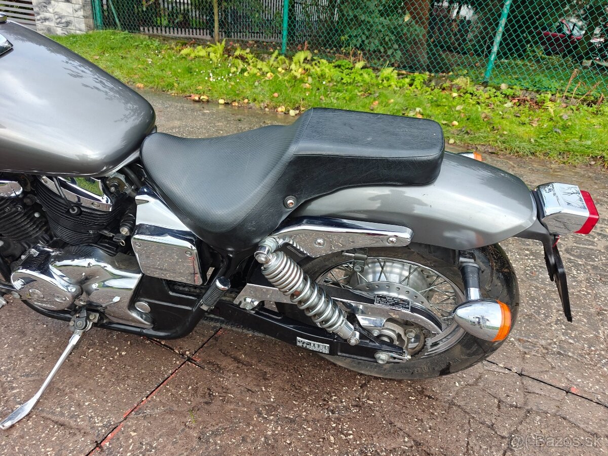 Honda VT 750 Black Widow Shadow - 6