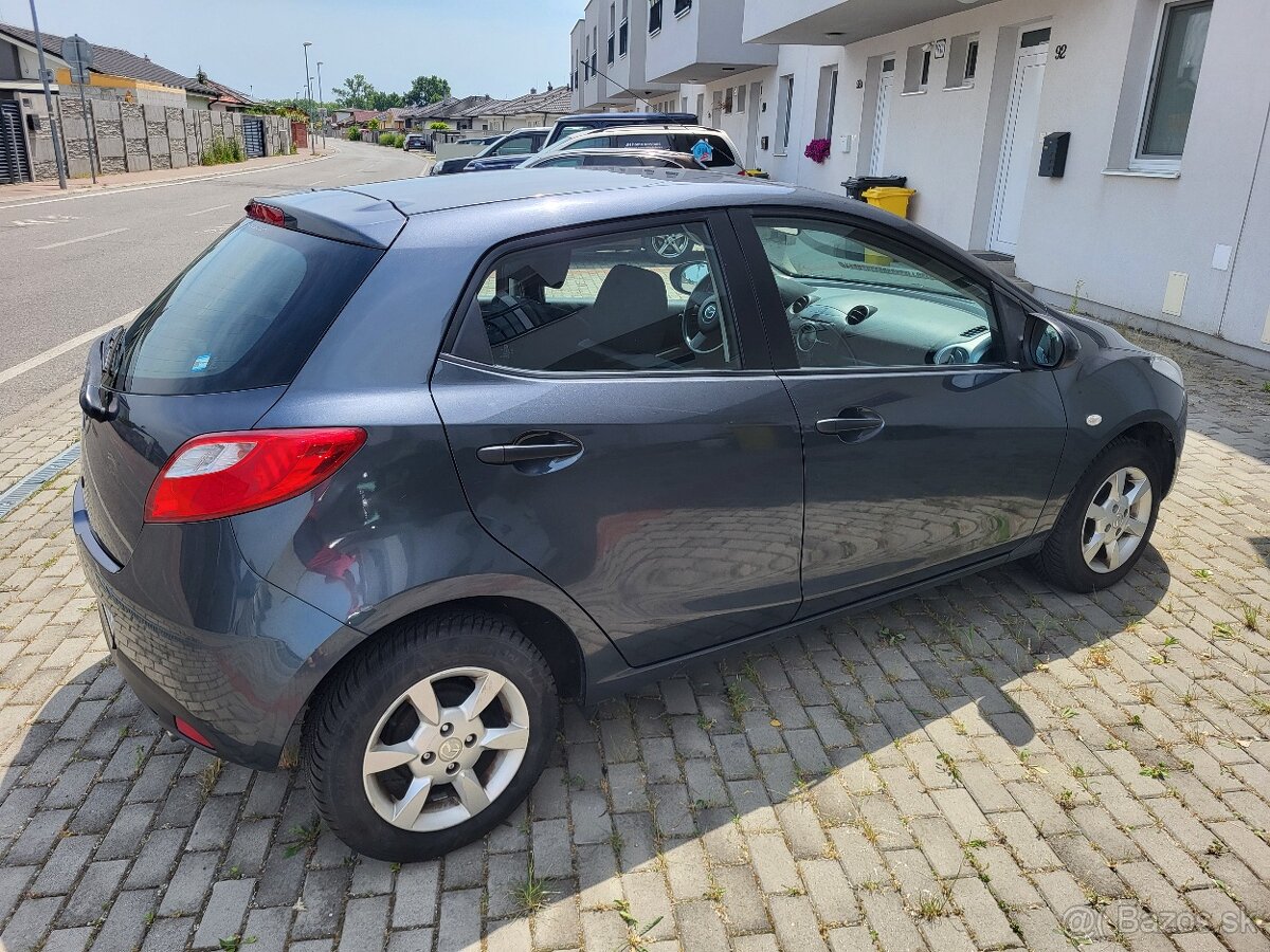 Mazda 2 - 6
