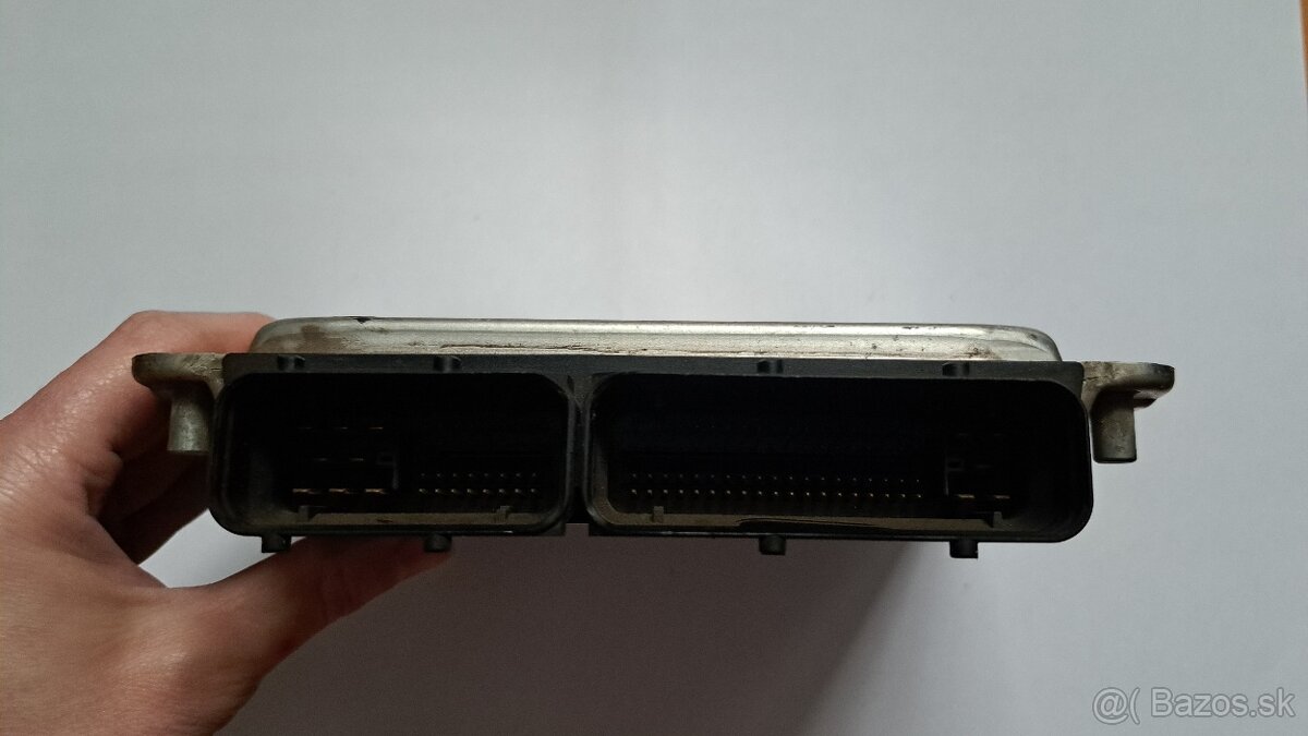 Riadiaca jednotka 038 906 012 AT - 6