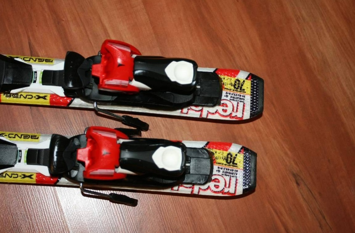 lyže atomic redster 70 cm , lyžiarky - 6