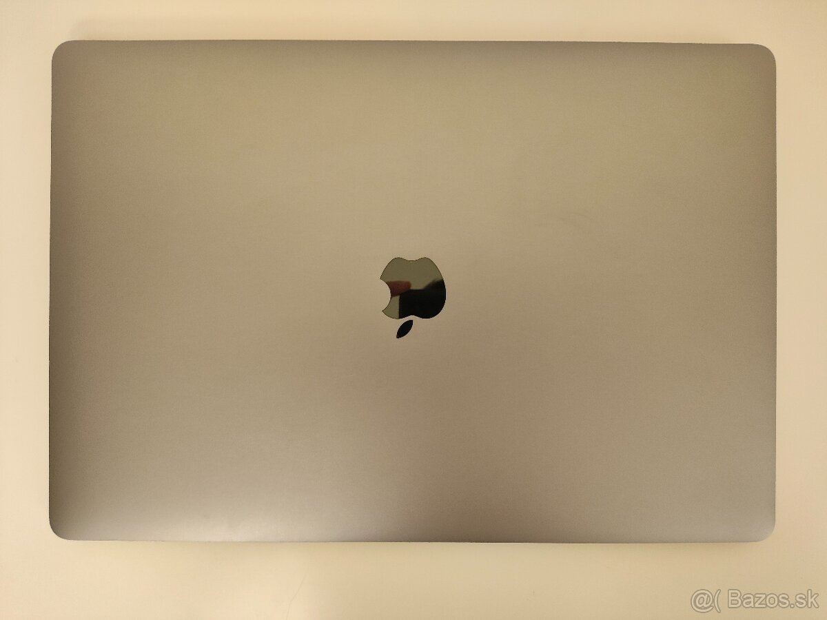MacBook Pro 15" A1707 | i7 • 16GB • 512GB - 6
