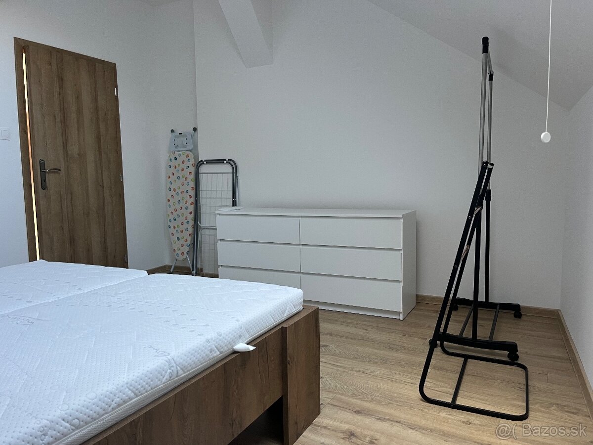 2- izbovy byt v Komarne centrum, na prenajom - 6