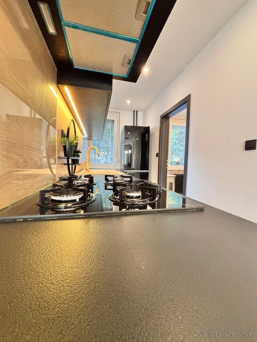 Štýlový 2i byt po komp. rekonštrukcii, Hospodárska ulica - 6