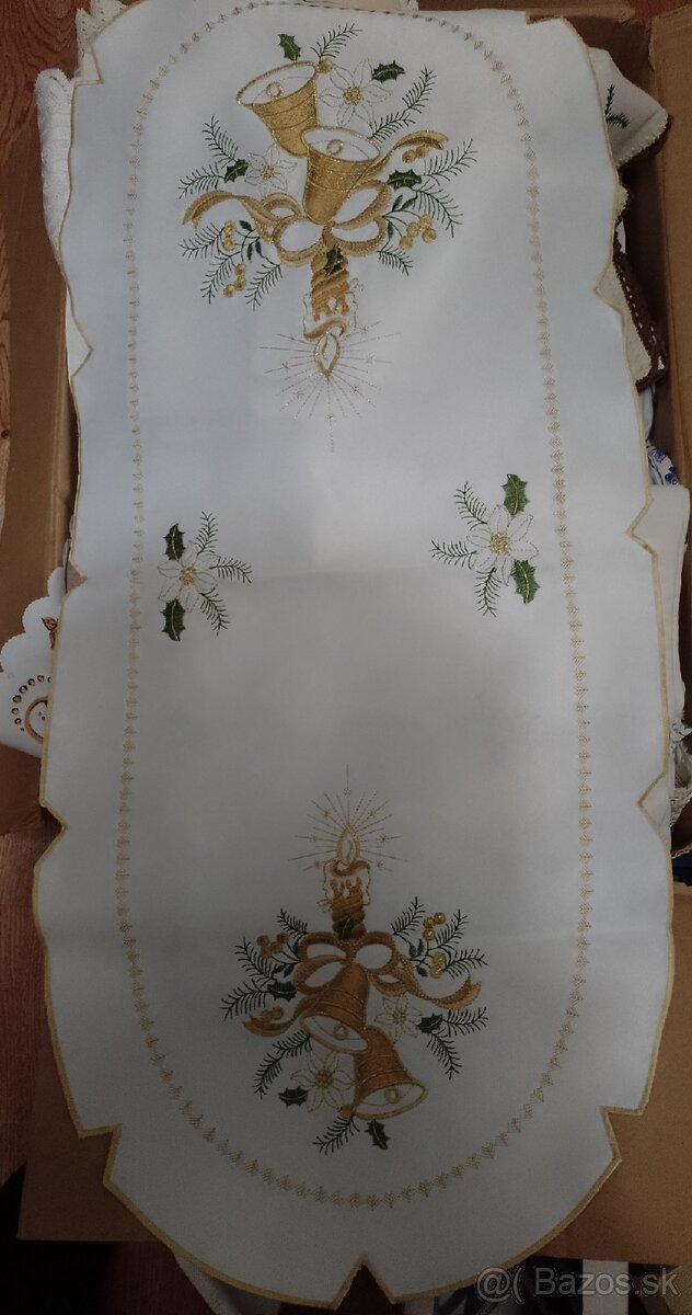 Obrusy s vianočným motívom. - 6