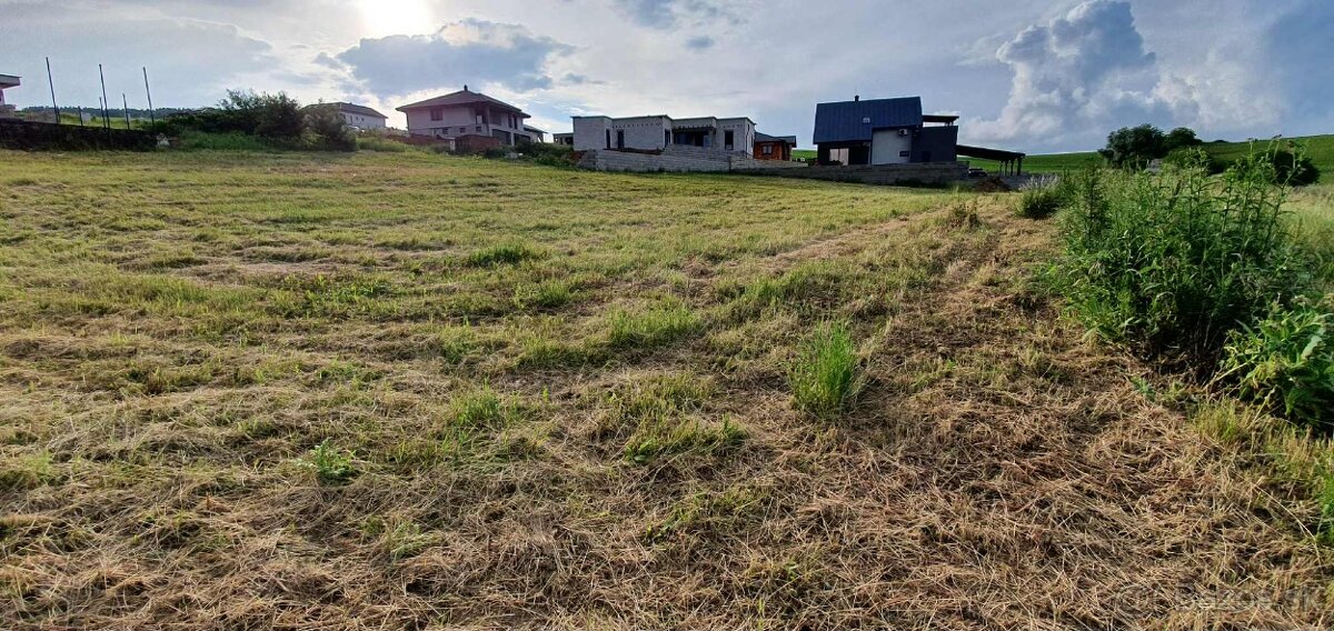 V Župčanoch stavebný pozemok o výmere 945 m2 na preda - 6
