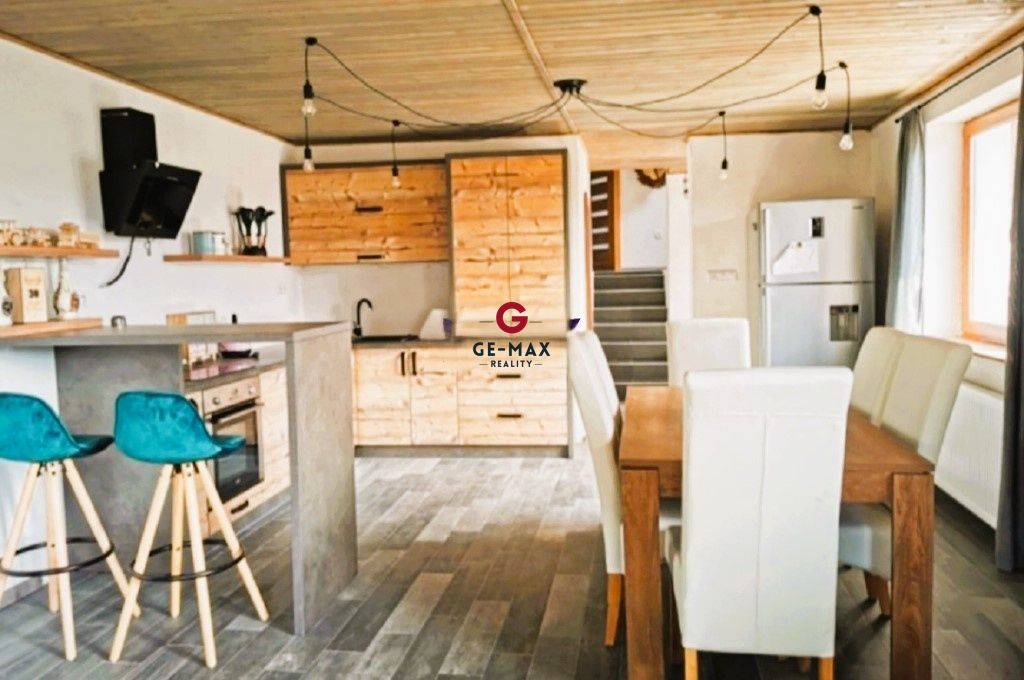 "Štýlový a kompletne zrekonštruovaný rodinný dom v Zbojnom - 6