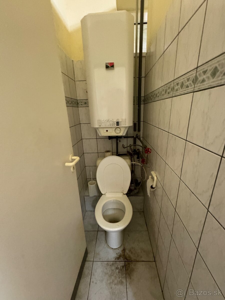 Prenájom Obchodného priestoru v Leviciach - 6