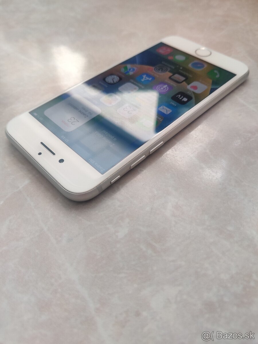 iPhone 8 / White 64GB - TOP stav - 6
