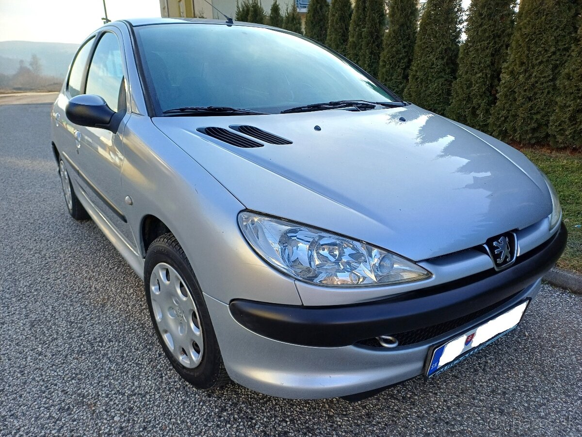 Peugeot 206 - 1,4 benzín - 6