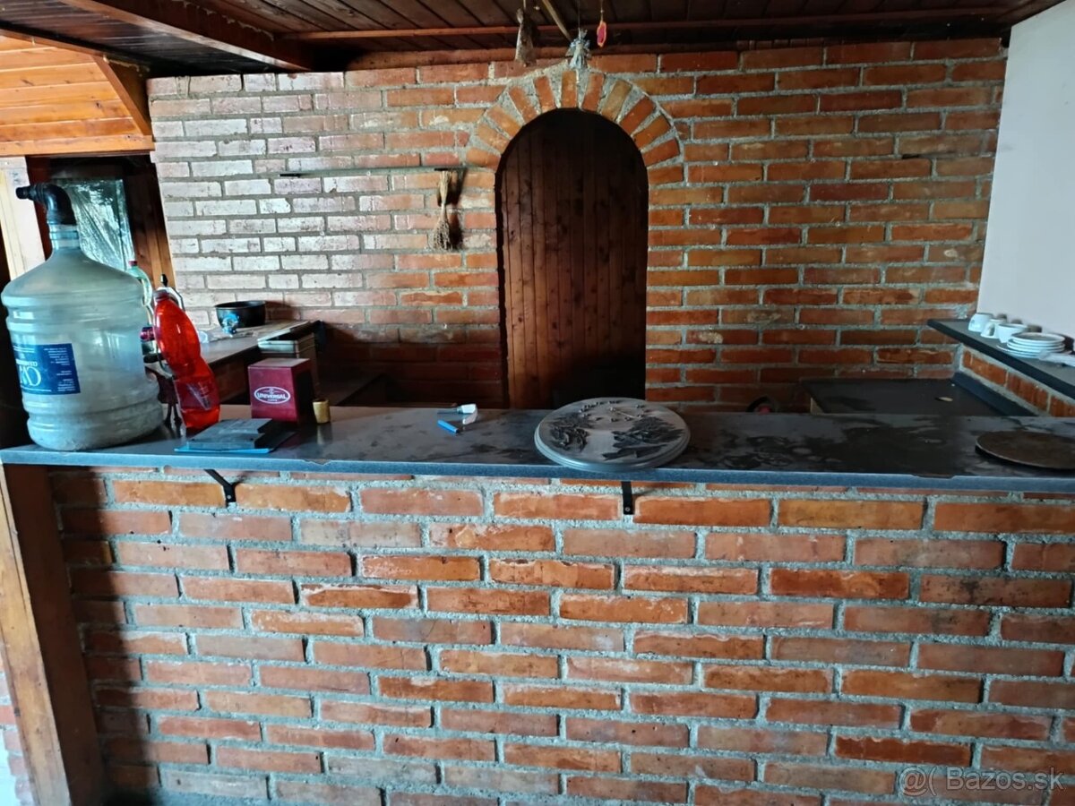 Obchodný priestor, možnosť bývania - 6