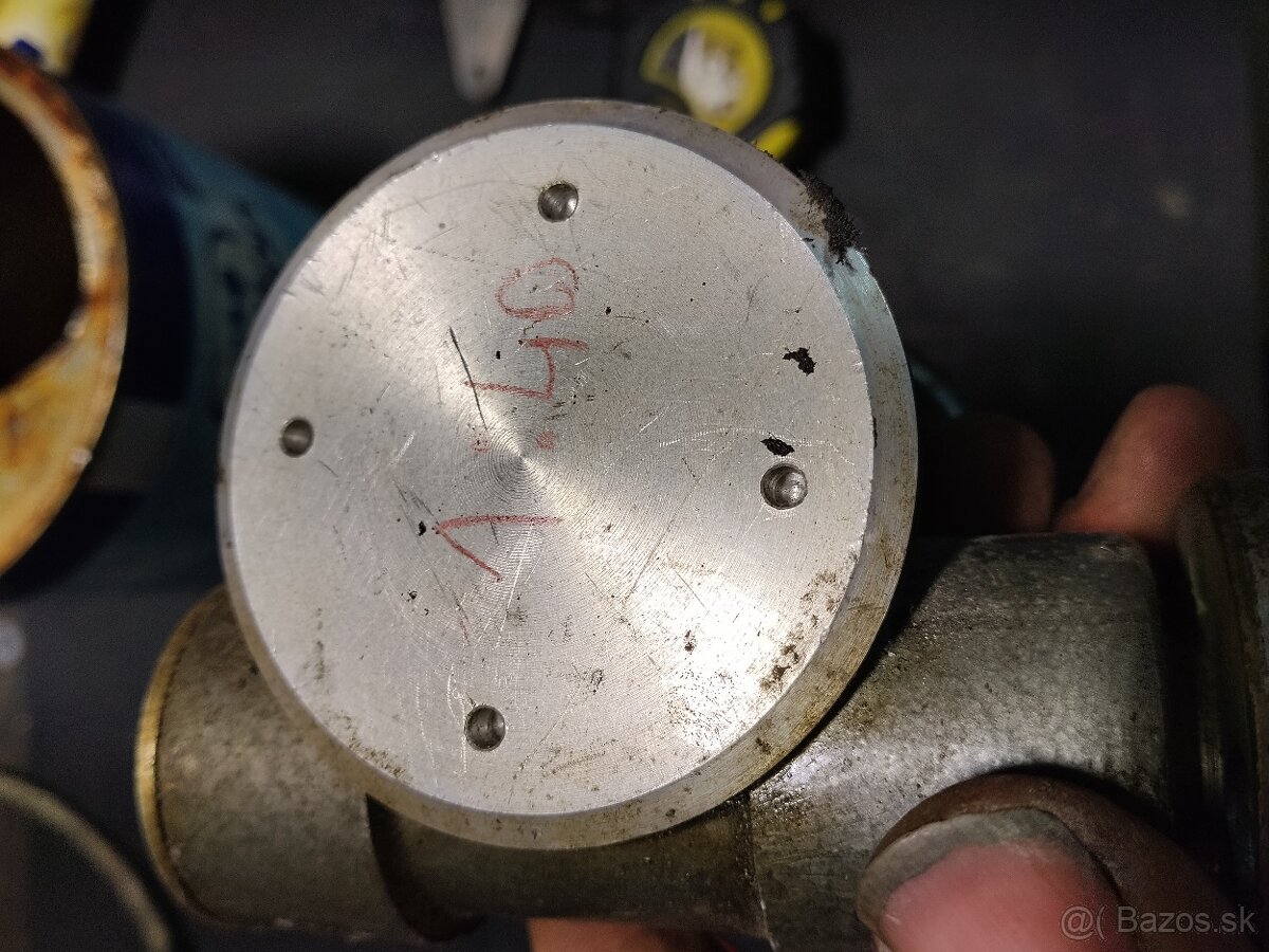 Uhlová prevodovka 1:40 - 6