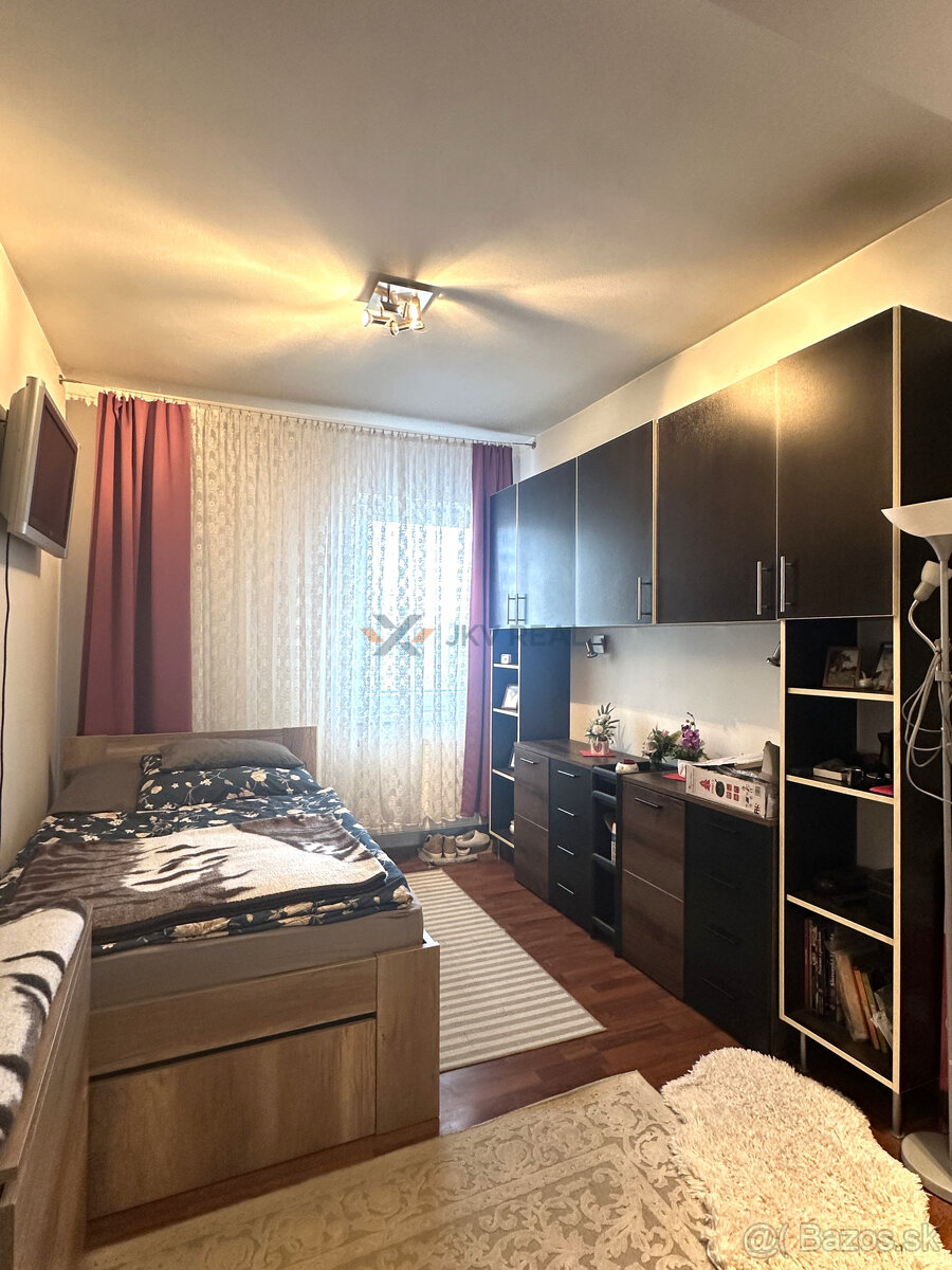 Na predaj poschodový rodinný dom s krásnou záhradkou - 6