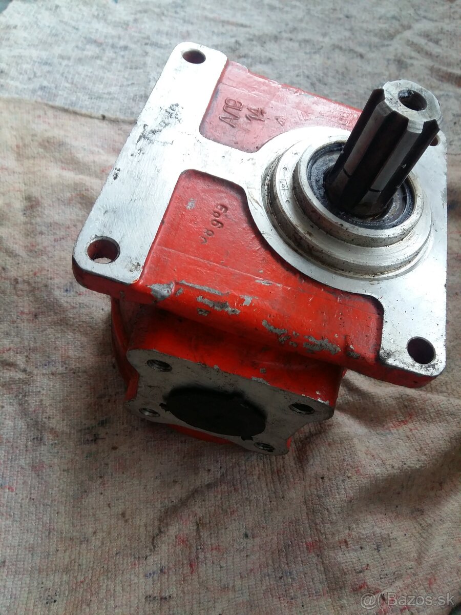 Bielorus Diely EO2621a starší guľatejši typ Bielorus d65 - 6