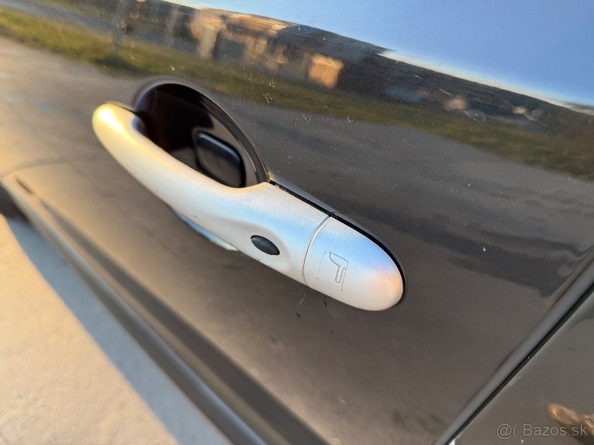 Renault Fluence 1.5dci 81kw, r.v. 2/2011 - 6