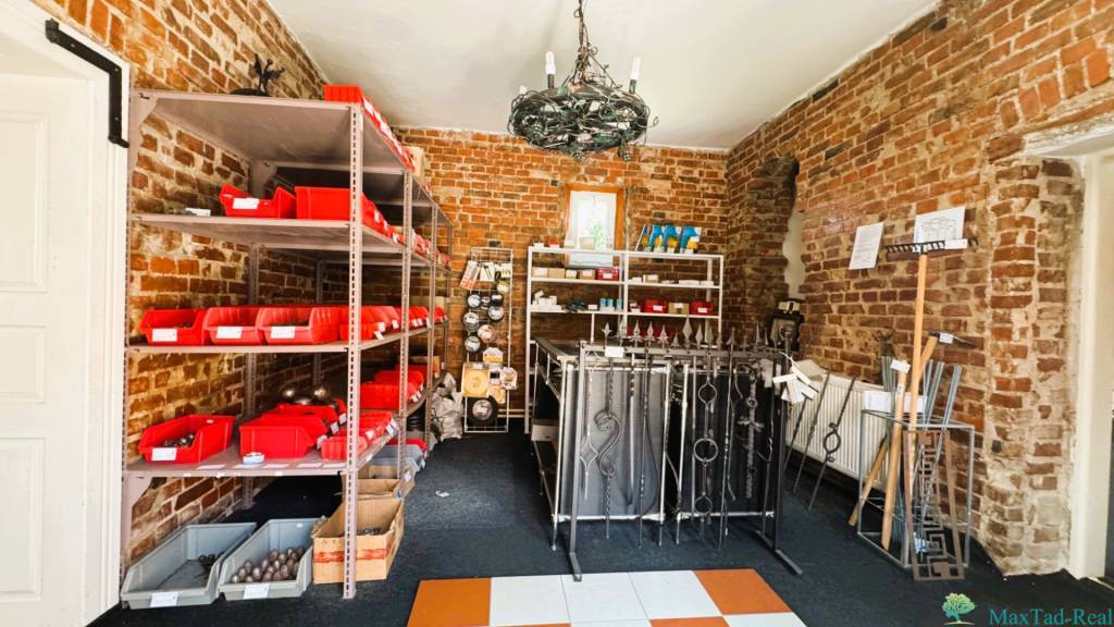 Milhostov bývanie či podnikanie? 1178m2, 118.000€. - 6