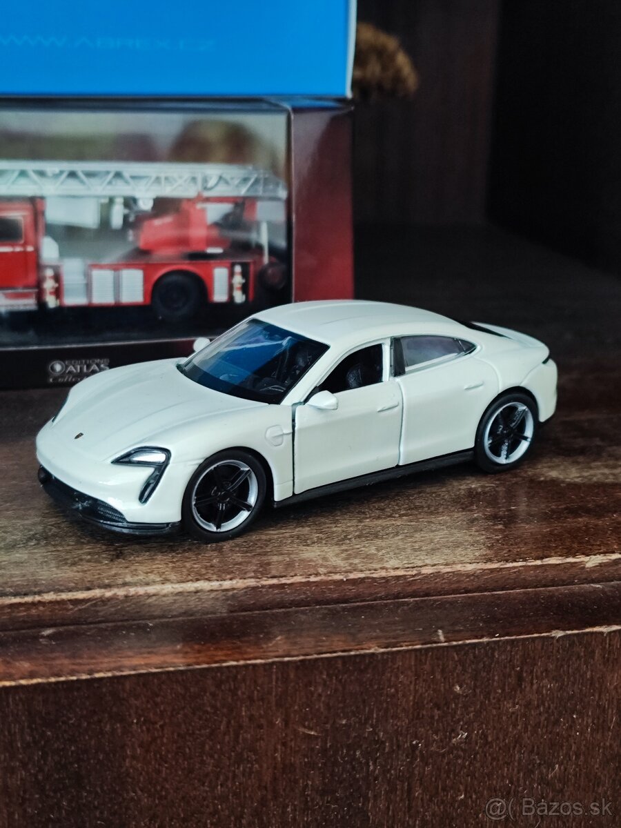 Modely áut Porsche, Jaguár - 6