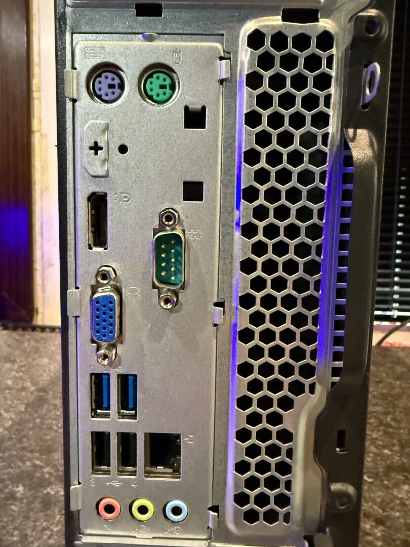 Kancelársky počítač Lenovo i3 / 8GB RAM / SSD+HDD / W11 - 6