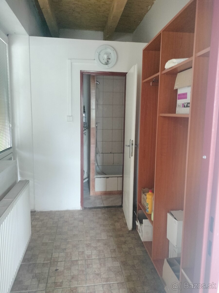 Sklad s parkovacími miestami - 6