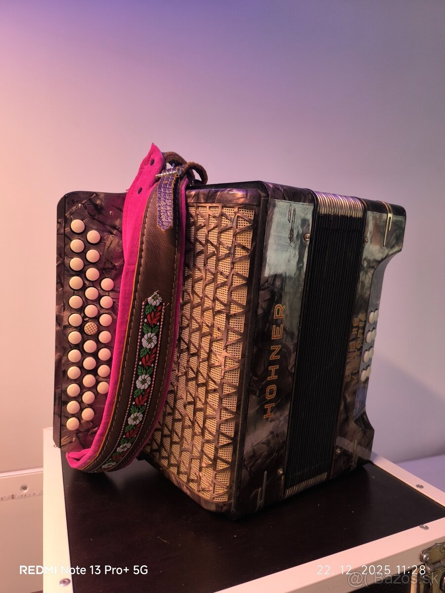 Predám heligonky Zn. Hohner,ladenie CF - 6