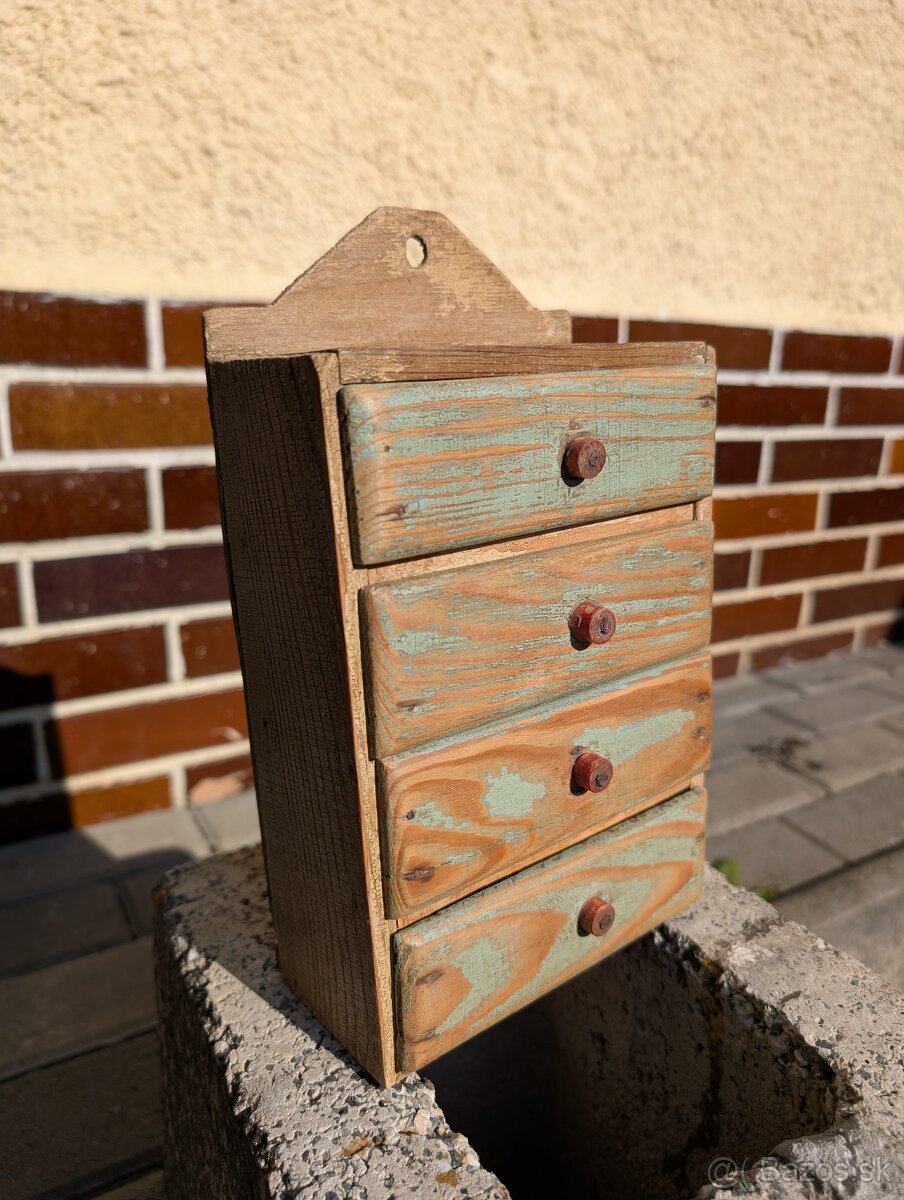 Vintage drobná komoda - 6