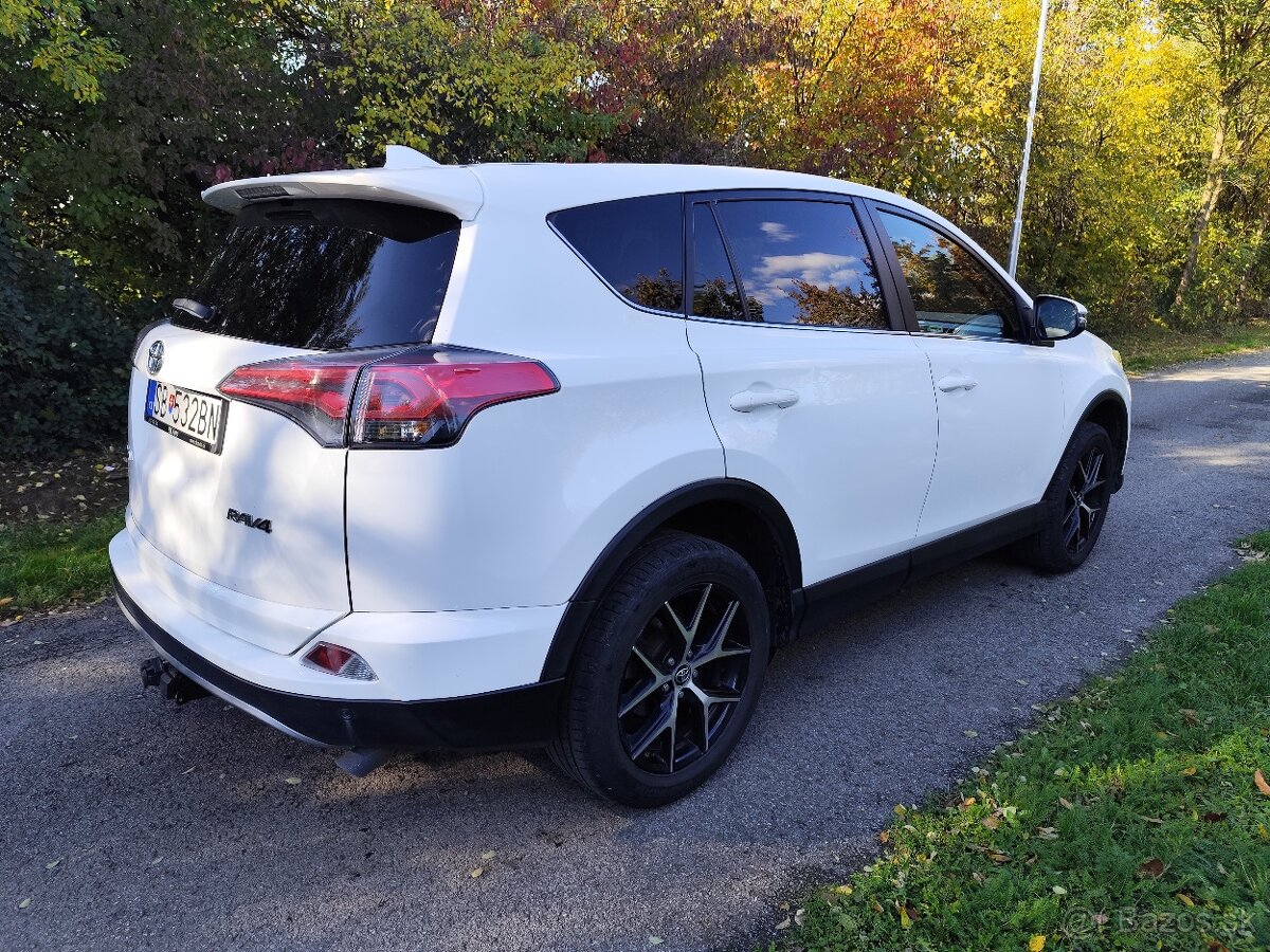 Toyota RAV4 2.0 diesel, 105kw, ročník 2017 - 6