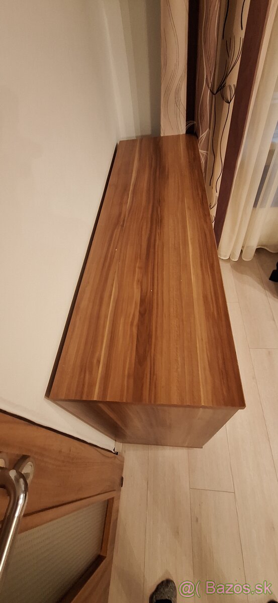 Komoda - 6