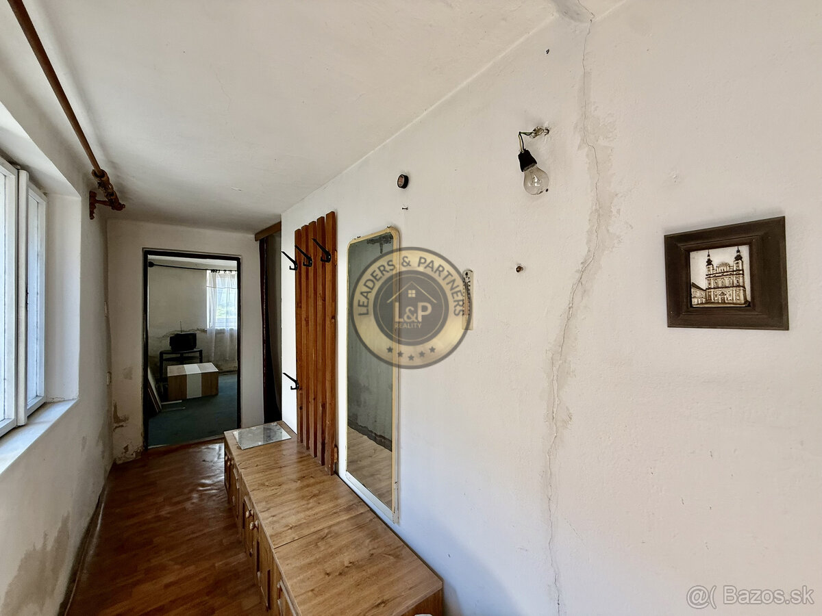 Na predaj starší vidiecky dom v obci Horné Orešany - 6
